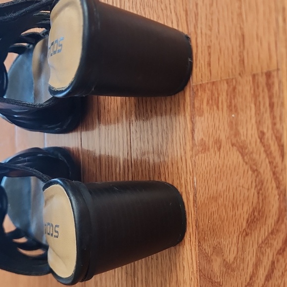 Black 2" Heel shoes, size 6 1/2 - Picture 4 of 5